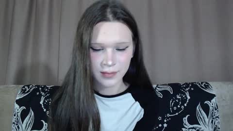 Nextdoor Princess online show from October 11, 9:33 am