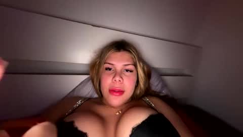 sexyaleja001 online show from January 12, 6:37 pm