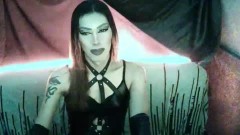 Devine online show from April 21, 2:51 am