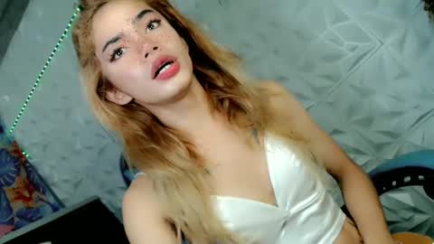 Snapshot of sexyhotbabe18 chatting on January 25, 10:29 am sexyhotbabe18 online show from January 25, 10:29 am