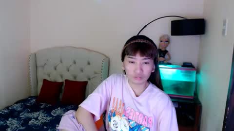 SHANTA FOX  s online show from March 26, 9:02 am