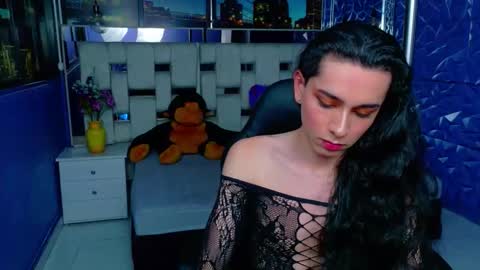 Sharlond online show from April 5, 8:29 pm