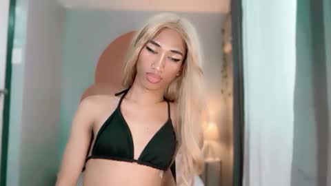 siomairiceee online show from March 6, 7:36 am