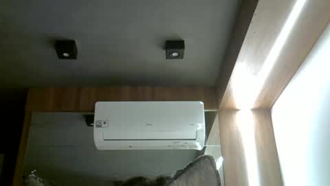 skinnykittencam online show from September 19, 5:57 am