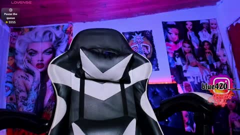 blue online show from April 8, 12:45 am