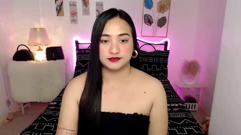 Queen Cyrine online show from February 26, 11:59 am