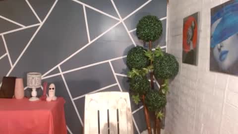 slimprettyjoira online show from April 21, 3:02 am