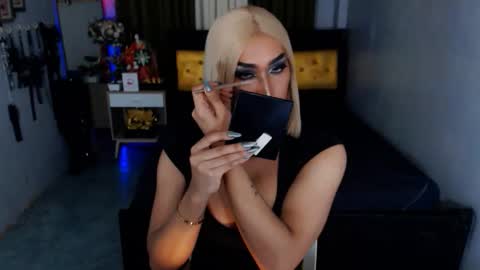 smasherqueen online show from November 27, 9:56 am