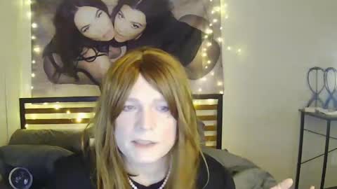 Snapshot of smashingsamantha chatting on October 8, 3:19 am SmashingSamantha online show from October 8, 3:19 am