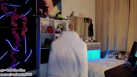 Reeginaaaaa online show from April 23, 7:05 pm