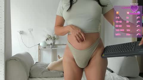 sofia_rivers_ online show from March 12, 1:49 pm