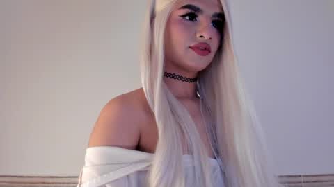 Sophia online show from April 10, 10:15 pm