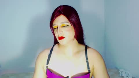 sophiehillsxo online show from July 17, 5:24 am