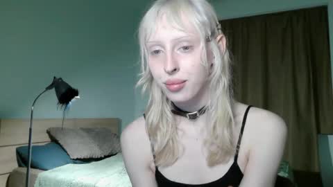 sora999999999 online show from April 18, 8:31 pm