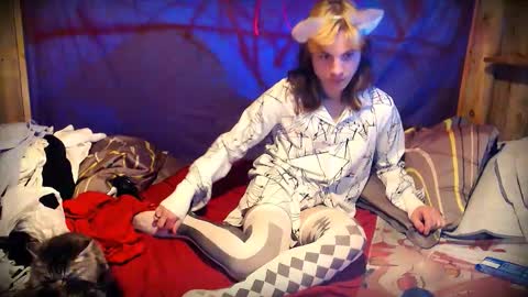 Snapshot of sparkyferret chatting on October 13, 8:09 pm sparkyferret online show from October 13, 8:09 pm