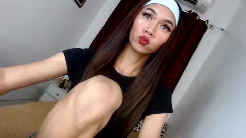 Snapshot of stonehard_sophia chatting on January 20, 1:42 pm Cute Sophia online show from January 20, 1:42 pm
