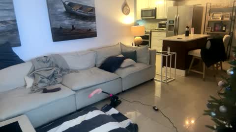 Sissy Isabella online show from December 22, 8:30 am