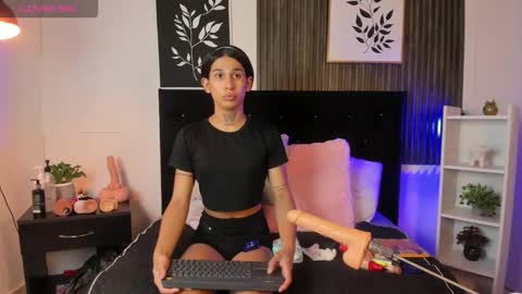 Snapshot of suzie_cox chatting on October 13, 1:33 pm suzie_cox online show from October 13, 1:33 pm