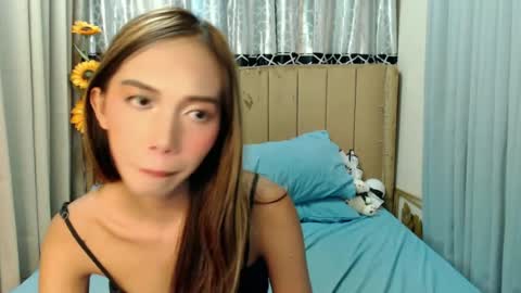 sweetgirl_daphne online show from June 27, 8:30 am