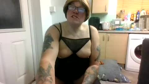 tanya_sissie_somerset online show from February 15, 4:58 am