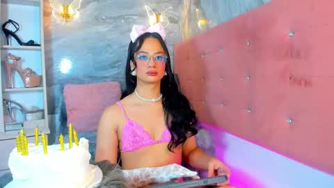 Taylor Sanz online show from December 4, 10:52 am