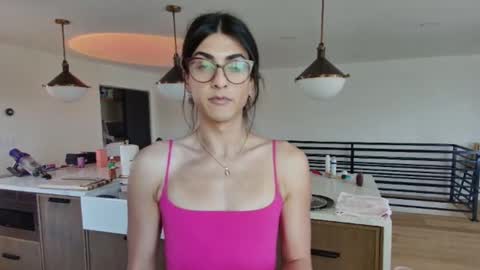 babygirlmami online show from March 14, 7:50 pm