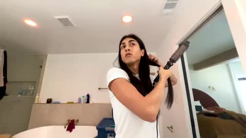 babygirlmami online show from April 1, 10:07 pm