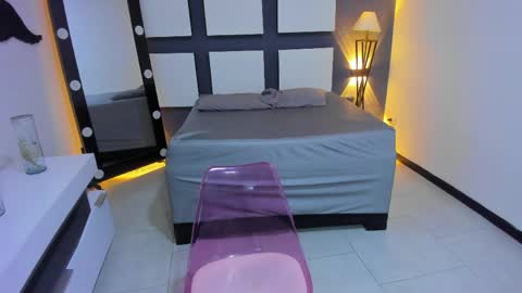       online show from March 31, 2:24 am