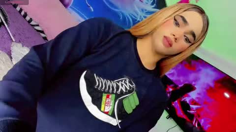 Snapshot of thalia_gil21 chatting on October 20, 1:31 am Thalia Girl online show from October 20, 1:31 am
