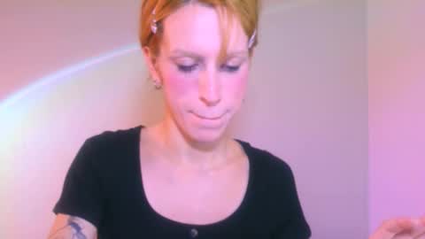 Yolanda online show from November 22, 3:47 pm