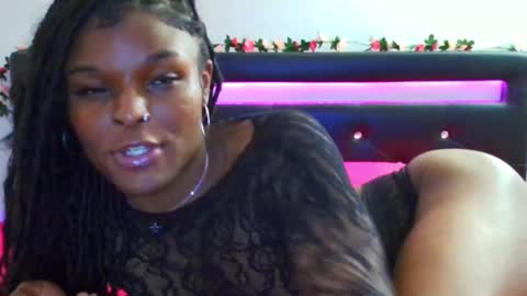 Snapshot of theebody chatting on October 1, 6:25 am theebody online show from October 1, 6:25 am