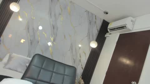 Tiffany online show from February 1, 11:27 pm