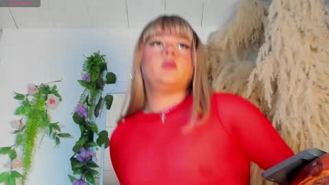 tiffanyy_deluxe online show from September 27, 7:34 pm