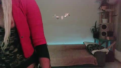 Snapshot of toyboybitchslut chatting on October 29, 2:09 am Patrizia online show from October 29, 2:09 am