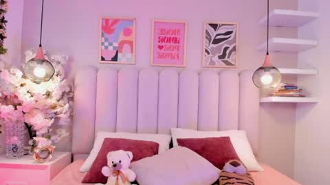 Tracy  online show from March 24, 8:36 pm