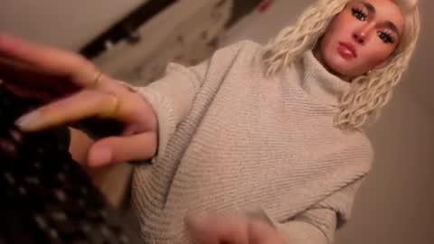 ALMIGHTY GODDESS VALENTINA online show from November 17, 5:02 pm