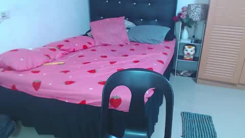 STEPHANiE online show from November 18, 4:34 am