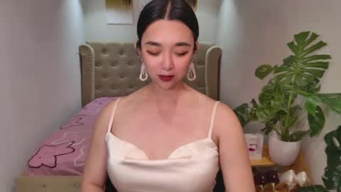 ts_yoshi_ online show from July 8, 11:30 pm