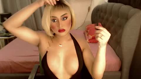 Snapshot of tshugescock chatting on October 14, 1:28 am SEDUCTIVEmistresCUMS online show from October 14, 1:28 am