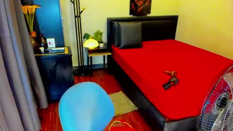 Kylee-  will make your  day  online show from June 8, 1:39 am