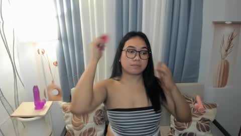 Karen Oquio online show from November 10, 7:15 pm