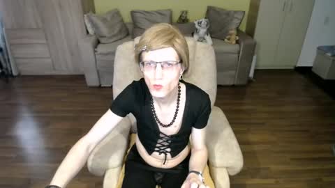 Clementine online show from March 18, 12:15 pm