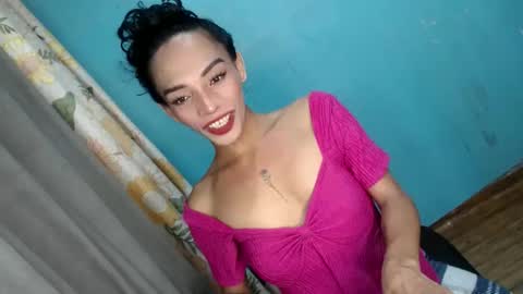 Snapshot of uncut_queen chatting on October 20, 10:46 pm LOVELY JANE online show from October 20, 10:46 pm
