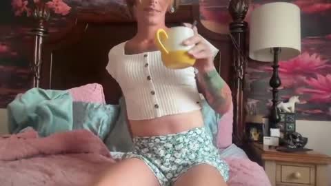 Ur Daylee dose online show from April 1, 10:07 pm