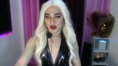 KENDALL online show from November 3, 6:18 pm