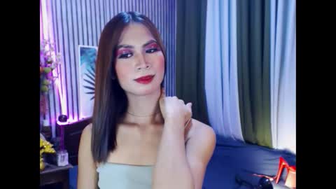 urexpensivejulia online show from April 3, 3:54 pm