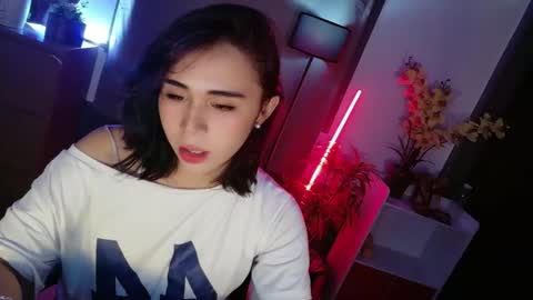 urfave_bbgirl online show from April 24, 12:30 pm