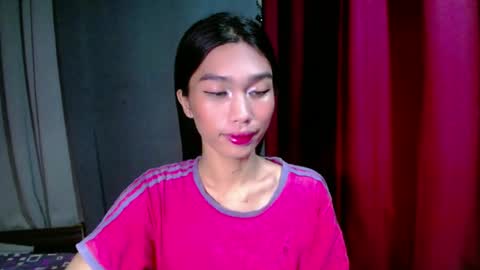 urloverjasmine_xx online show from July 13, 8:32 pm