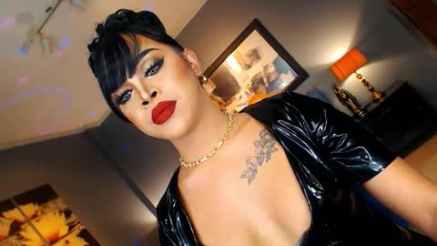 UrMajestyTyra online show from November 6, 2:00 am