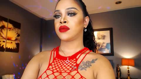 UrMajestyTyra online show from December 15, 2:29 am